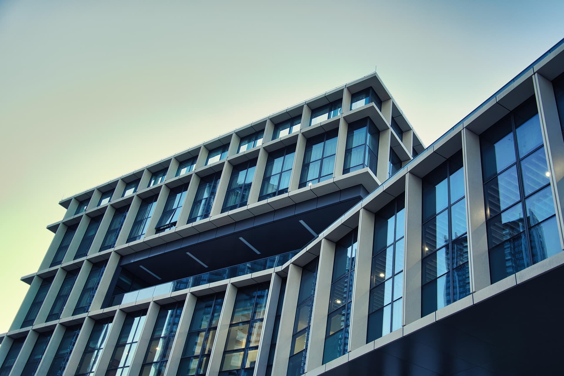 Hotels & Commercial Complexes